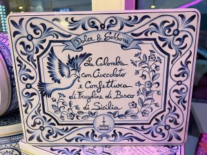 Dolce & Gabbana Fiasconaro colomba al cioccolato con confettura alla fragolina di bosco di Sicilia